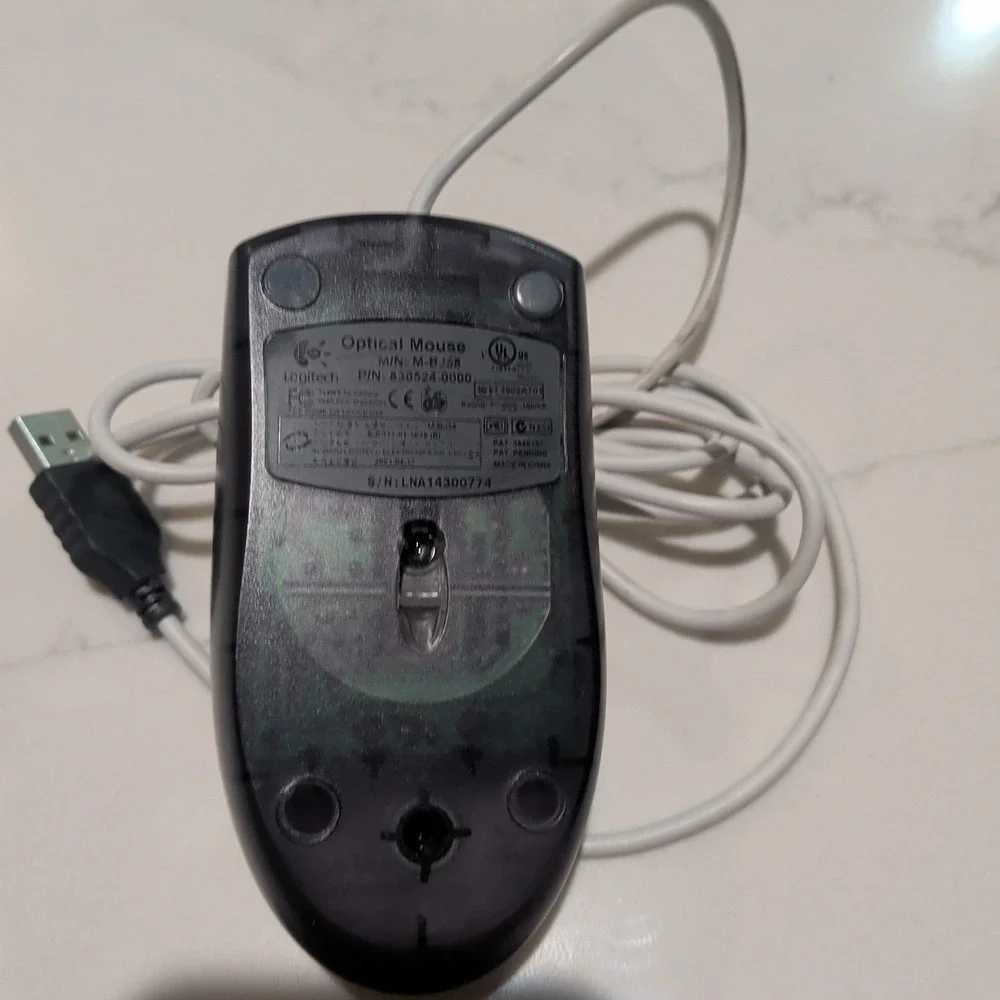 White Logitech USB Wired 2x Optical Wheel Mouse Model M-BJ58 P/N: 830524-0000